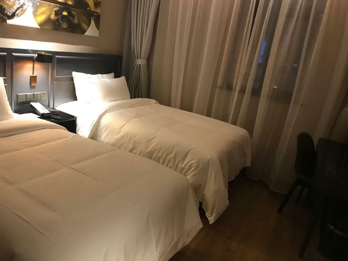 Yitel Premium Hotel  Shanghai Bagian luar foto