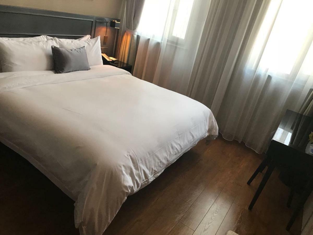 Yitel Premium Hotel  Shanghai Bagian luar foto
