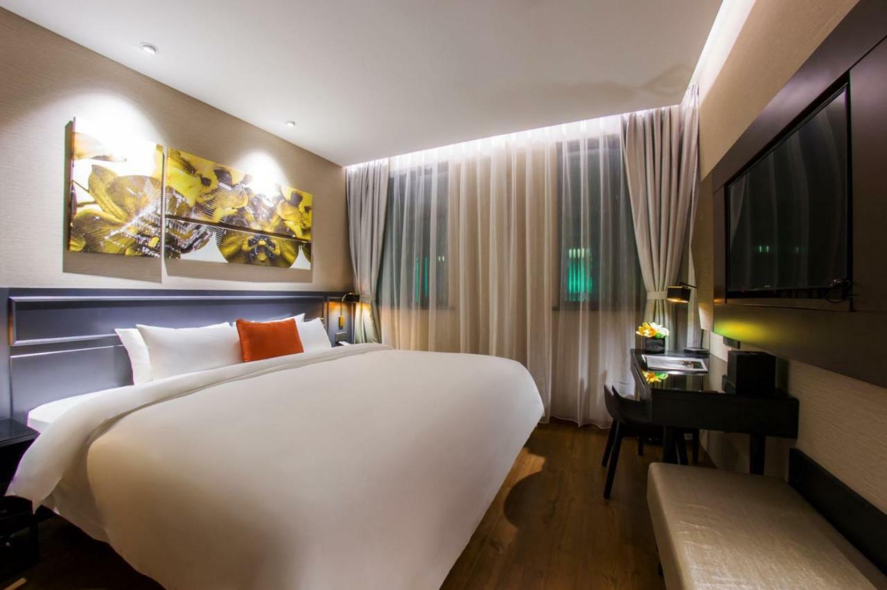 Yitel Premium Hotel  Shanghai Bagian luar foto