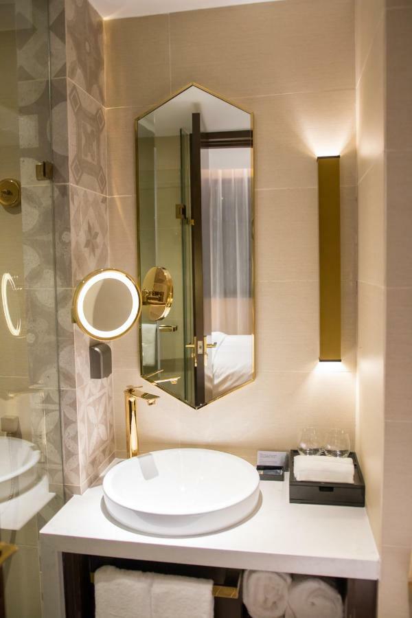 Yitel Premium Hotel  Shanghai Bagian luar foto