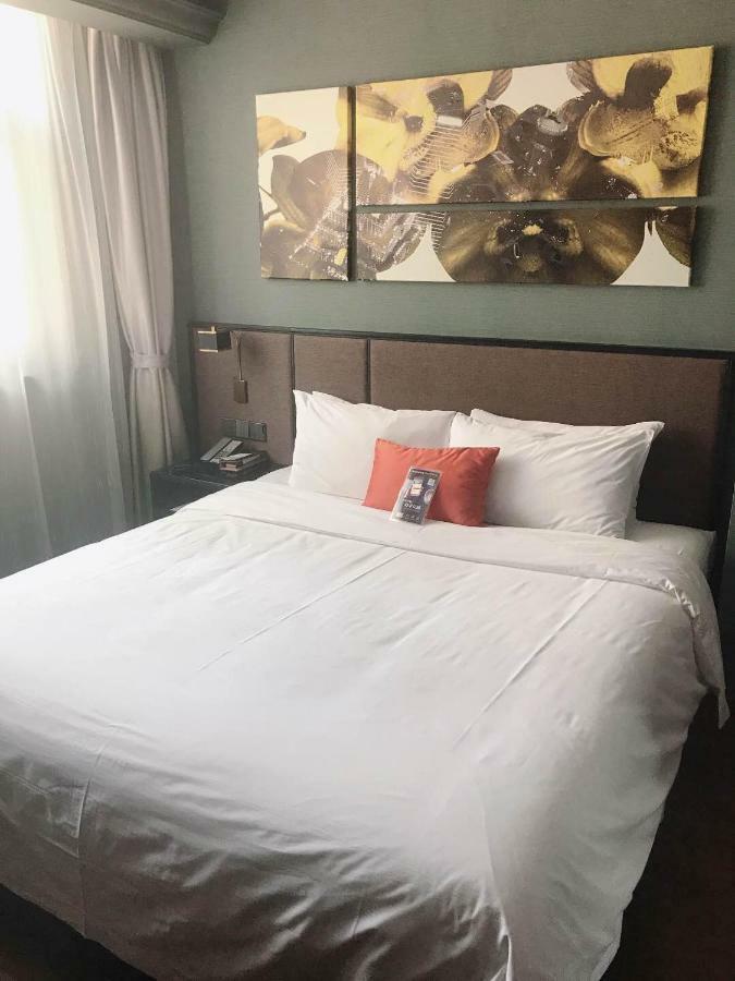Yitel Premium Hotel  Shanghai Bagian luar foto