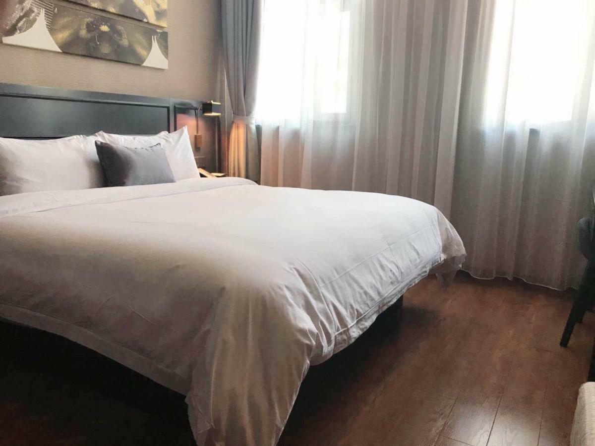 Yitel Premium Hotel  Shanghai Bagian luar foto
